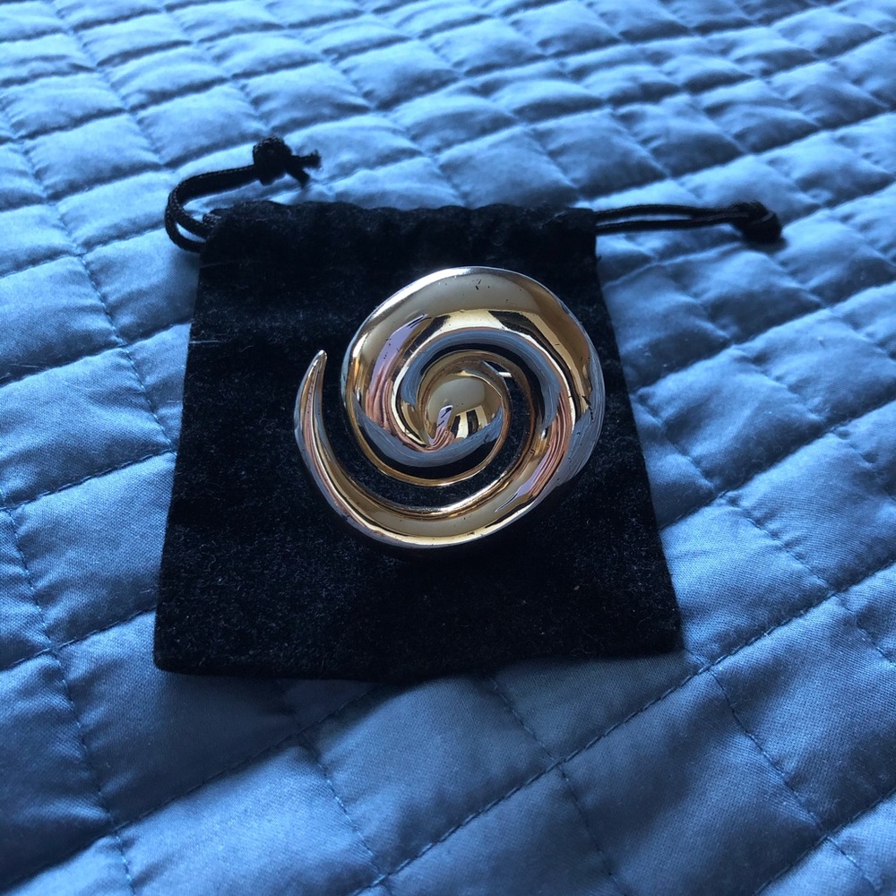 Silver 925 swirl brooch -stunning original piece💋